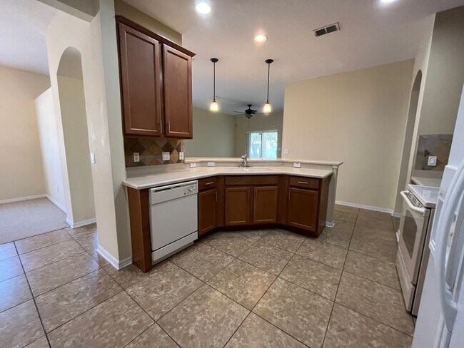 Foto del edificio - Lovely 3 Bedroom + Loft /Bedroom - 3 Baths...