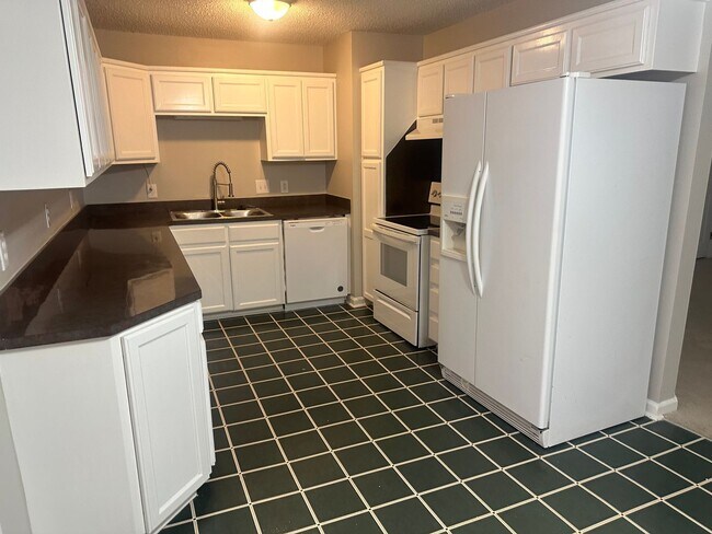 Building Photo - Adorable Three Bedroom Home In Cherokee Forest Subdivision!