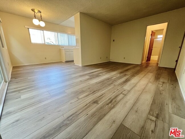 Foto del edificio - 1261 Granville Ave