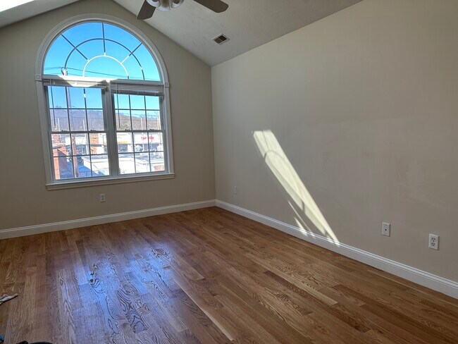 Foto del edificio - 52 Kenneth St