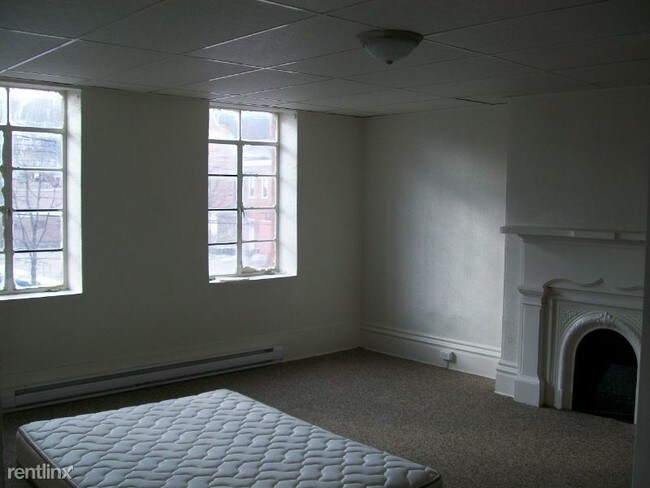Building Photo - 2 br, 1 bath Apartment - 1923 E Carson Street