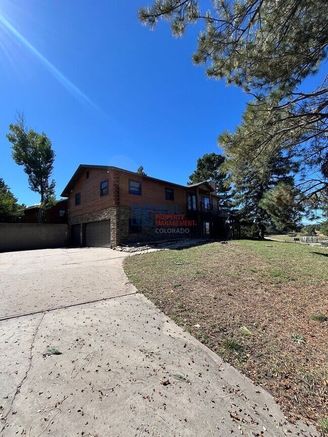Foto del edificio - 6024 Thunderhill Rd