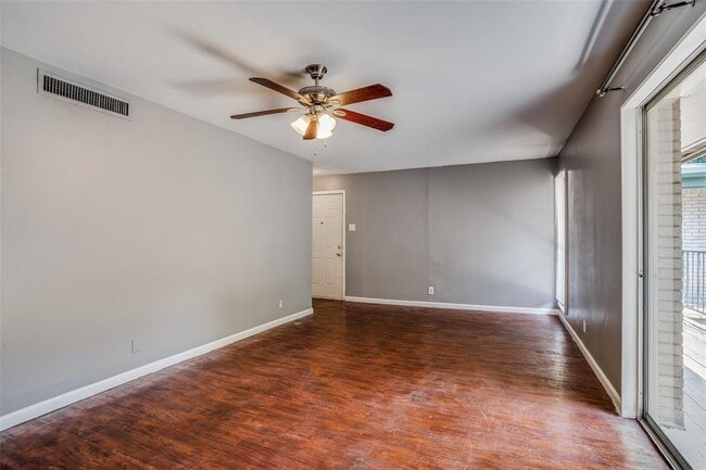 Building Photo - 982 S Weatherred Dr