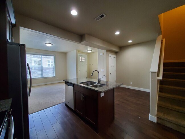Building Photo - 1613 Calais Villas Way