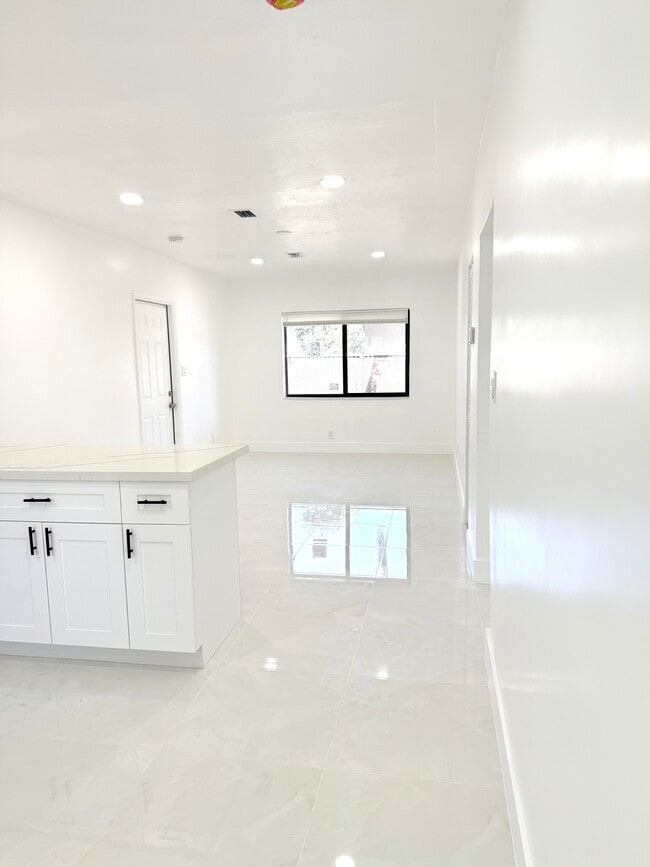 Building Photo - 209 NW 10th St