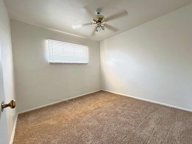 Building Photo - Highland Estates