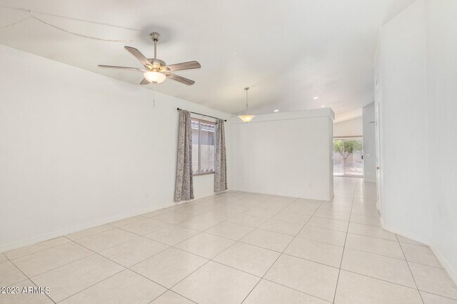 Building Photo - 12423 N 41st Ave