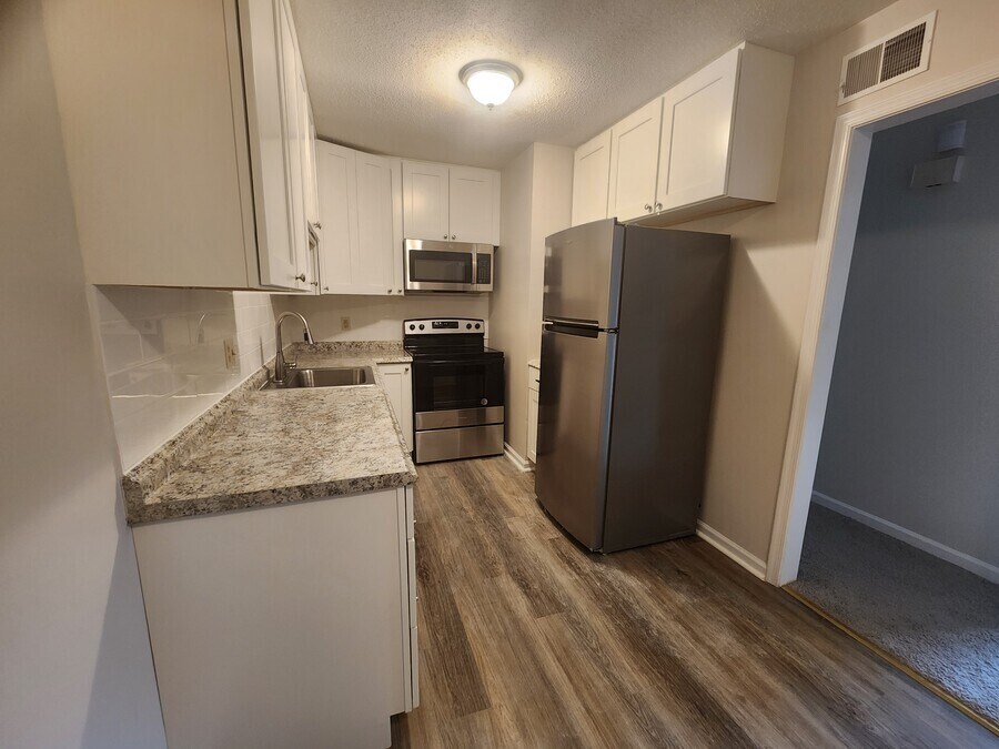 Primary Photo - 4608 Lawndale Dr