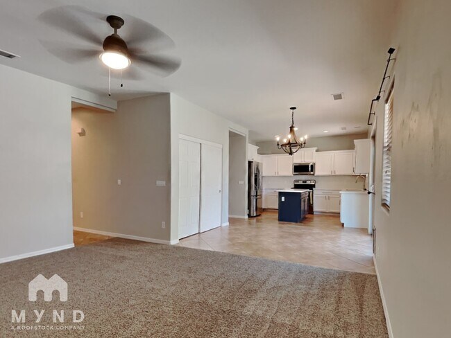 Foto del edificio - 18646 W Mission Ln