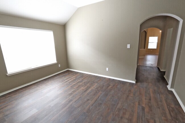 Foto del edificio - 1000 Warbler Ln