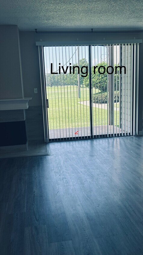 Foto principal - 8333 Sands Point Dr