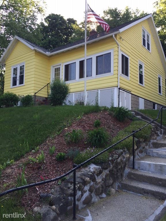 Building Photo - 17 Heath St