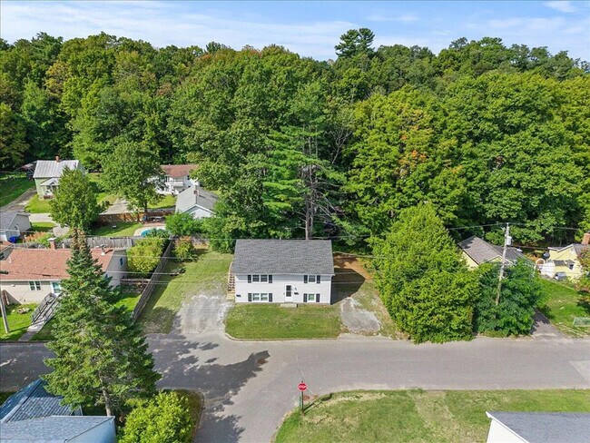 Foto del edificio - 12 Clark St