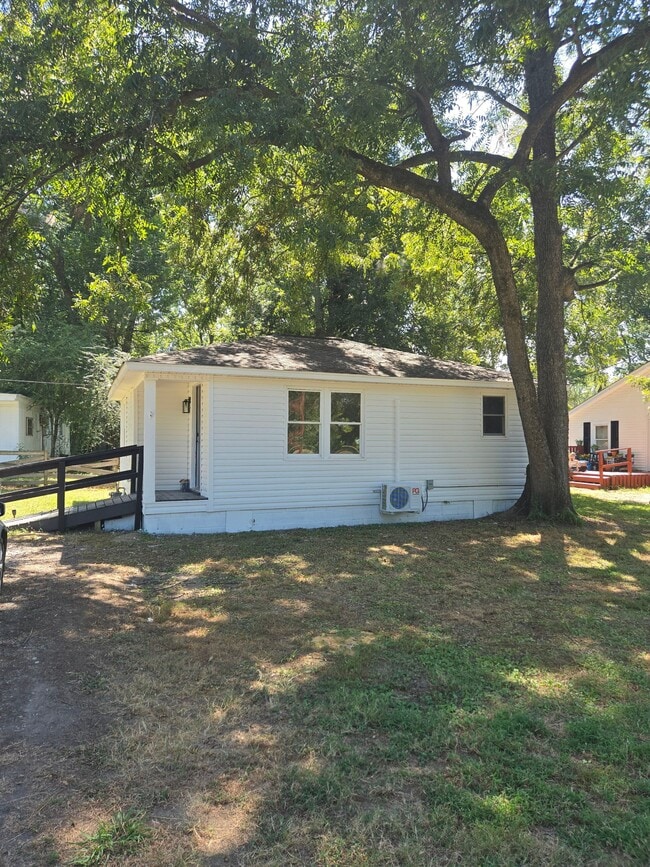 Building Photo - 71 Adkins Cir