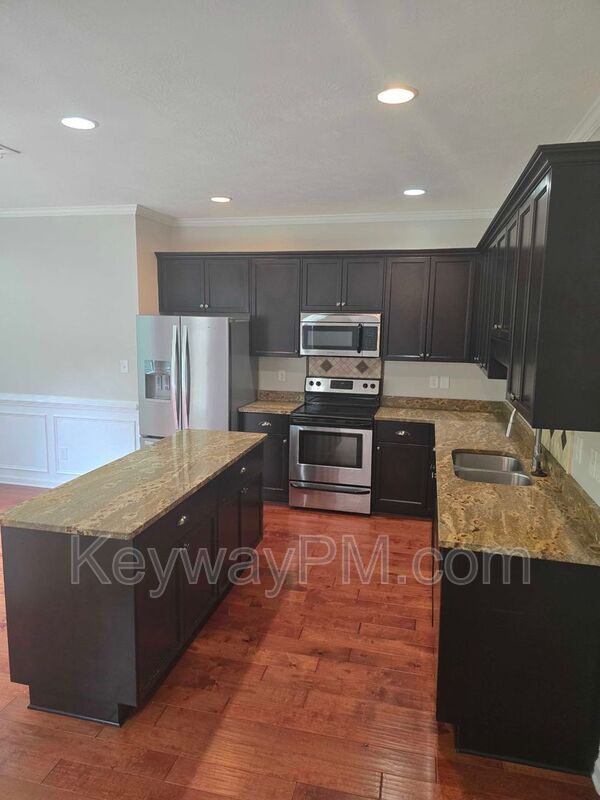 Building Photo - 1430 Collins Dr