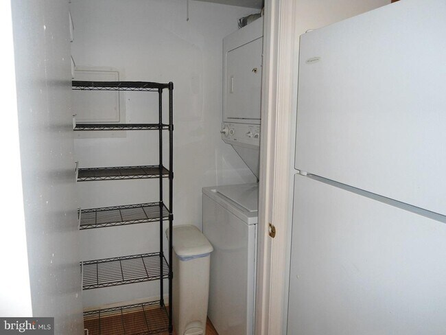 Foto del edificio - 1611 Carriage House Terrace