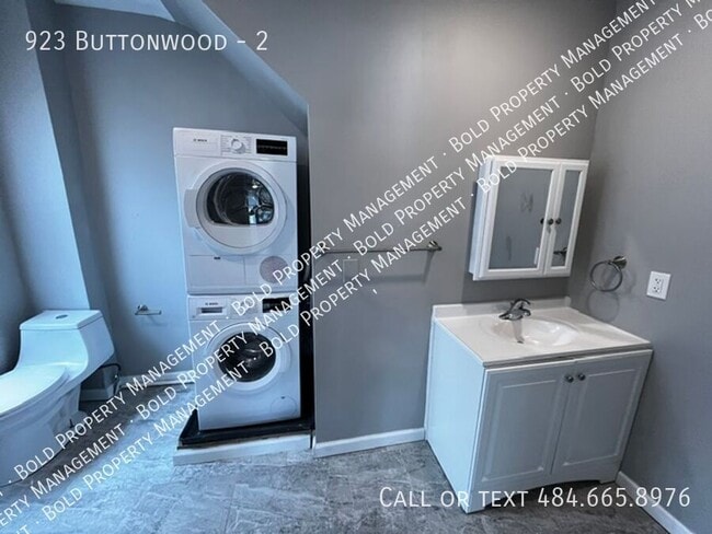Building Photo - 923 Buttonwood-2