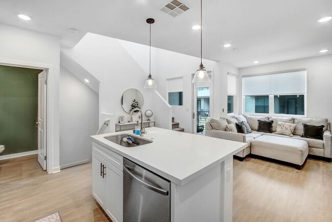 Building Photo - Three-Story 2 Bedroom/2.5 Bathroom "Nova a...
