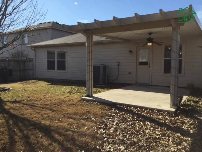 Building Photo - 9120 Goldenview Dr