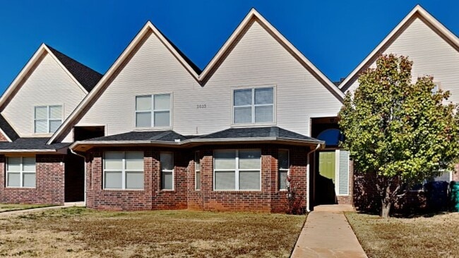 Building Photo - 3 Bedroom Condo