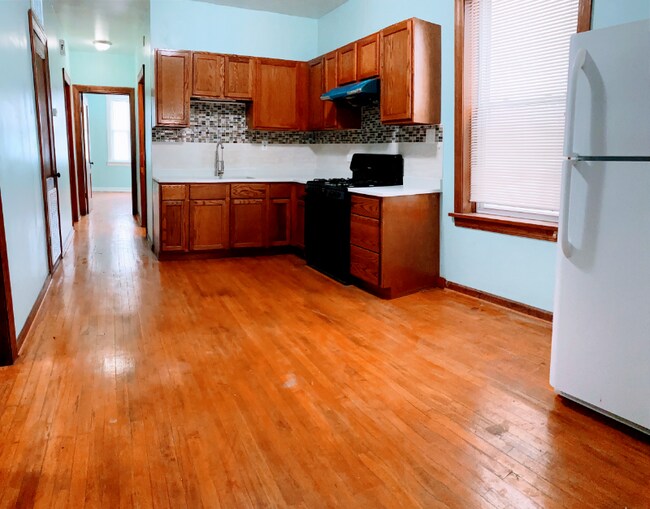 2725 W 39th Pl Unit 1, Chicago, IL 60632 Room for Rent in Chicago, IL