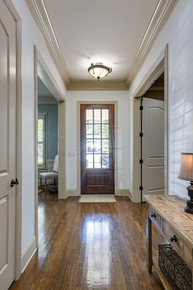 Foto del edificio - 444 Wild Elm St