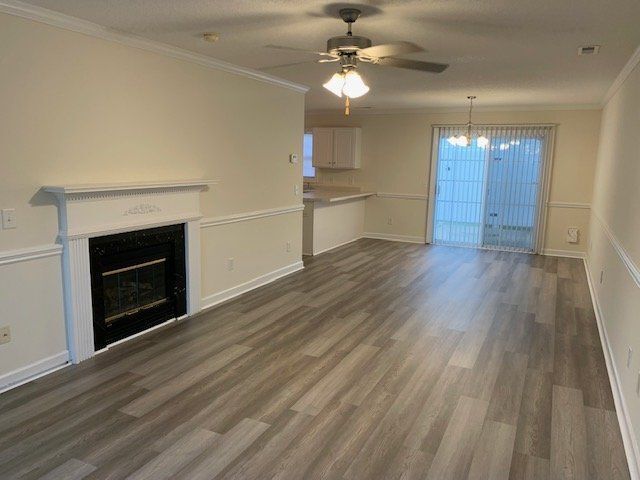 Foto del edificio - 4145 Dudleys Grant Dr