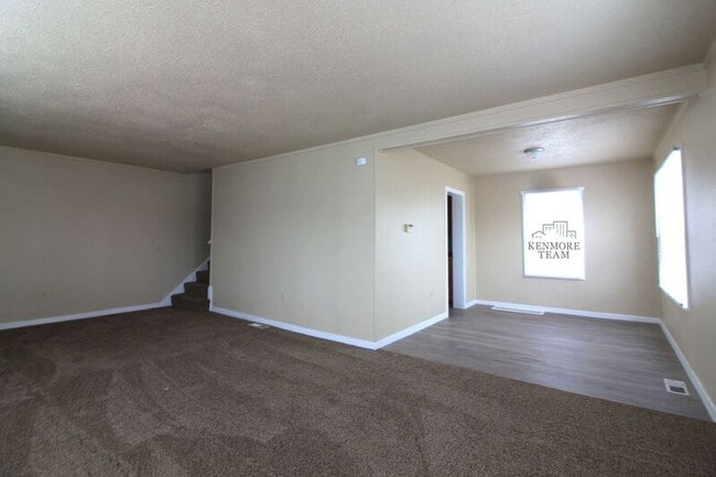 Building Photo - 406 Benham St