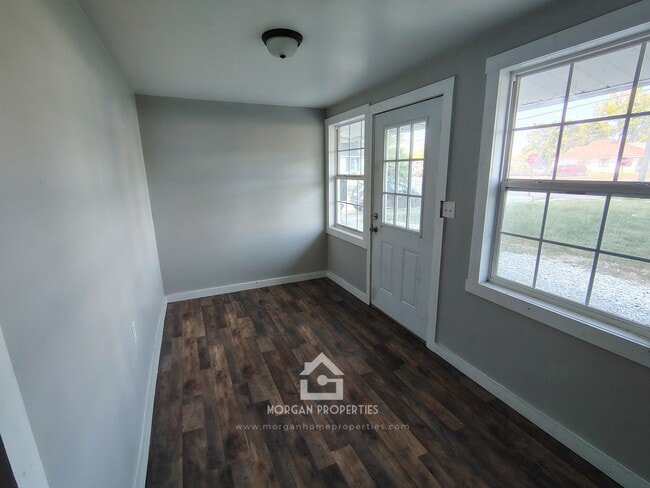 Building Photo - 2208 Hendricks St