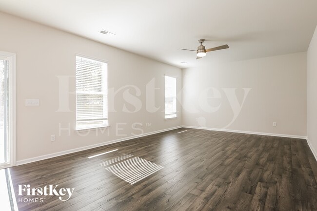 Building Photo - 1201 Mission Hill Ln