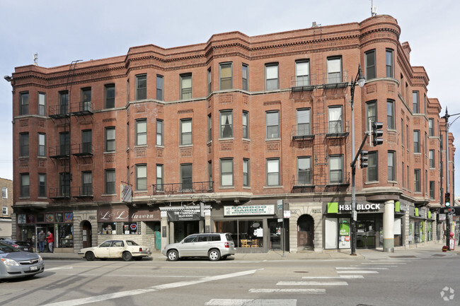 Building Photo - 3201-3209 N Clark St