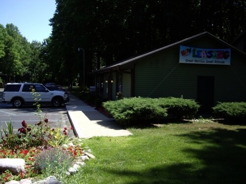 Building Photo - Maple Glen Apartments