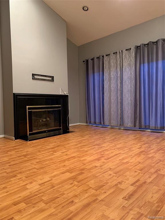 Foto del edificio - 6634 Maple Lakes Dr