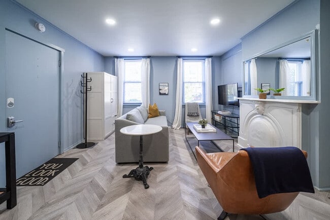 Building Photo - 1411 W Grand Ave