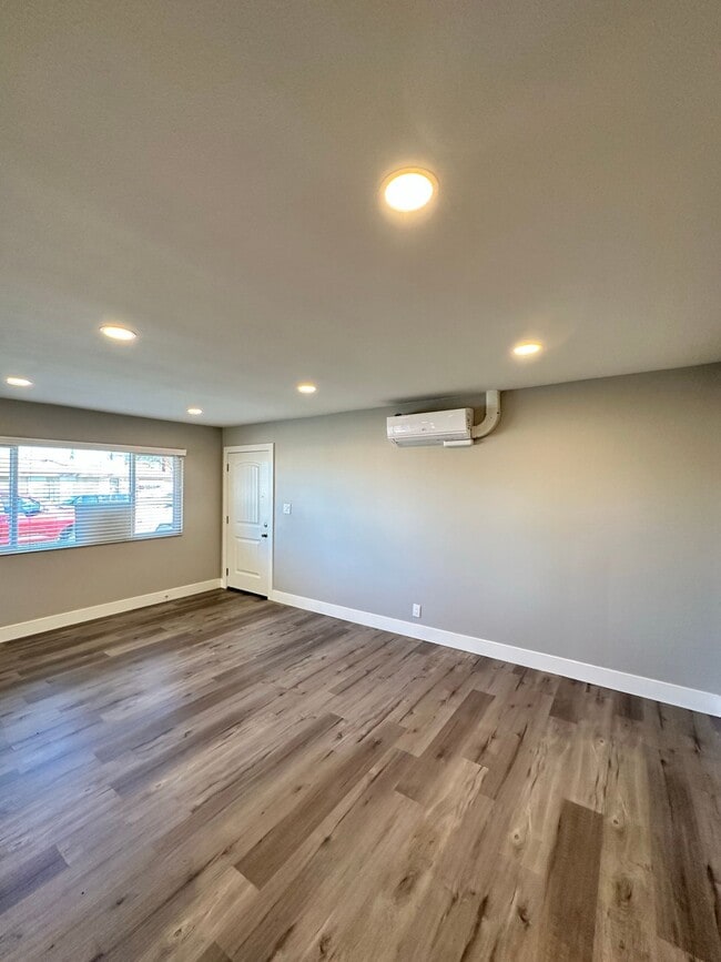 Building Photo - 5852 Santa Barbara Ave