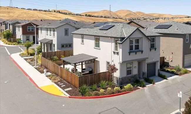 Building Photo - Beautifully maintained home located in a quiet, desirable Pittsburg neighborhood.