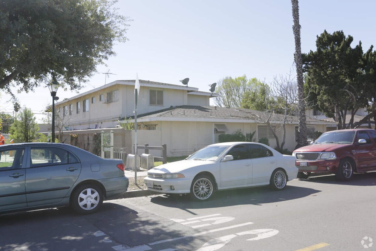 Primary Photo - 178 W Guinida Ln