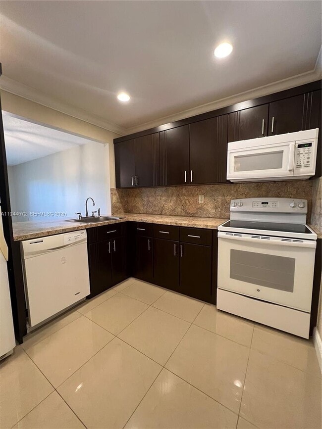 Foto del edificio - 7730 Camino Real