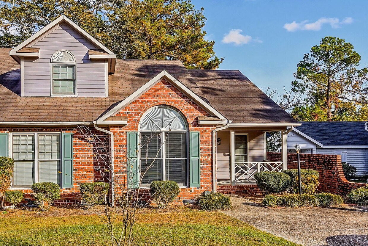Cute Townhome in the Heart of Haymount House Rental in Fayetteville, NC