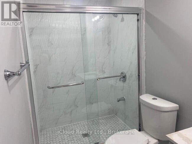 Photo du bâtiment - 3 Black Diamond Cres