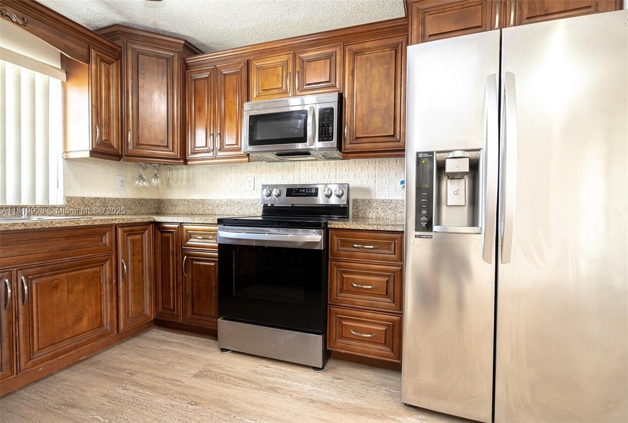 Foto principal - 2740 W 62nd Pl