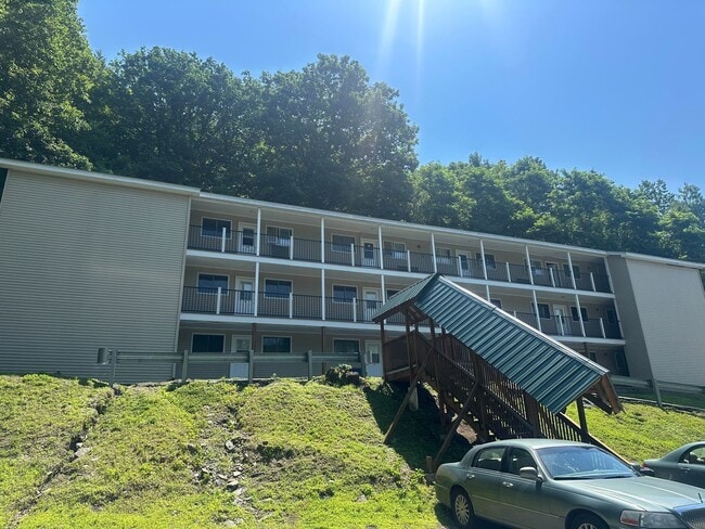 2 bedroom, 1 bathroom in West Lebanon - 2 bedroom, 1 bathroom in West Lebanon Apartment