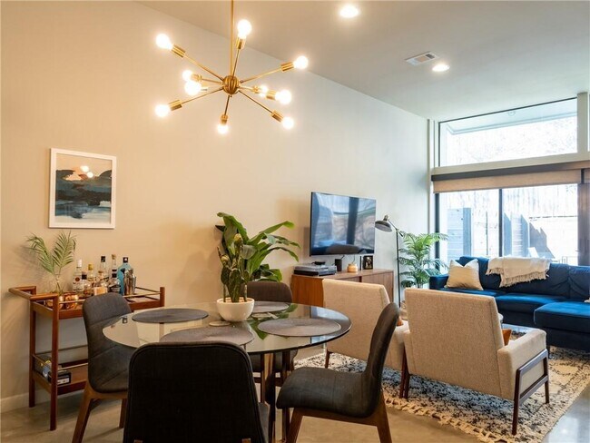 Foto del edificio - 3420 Charlotte Rose Drive