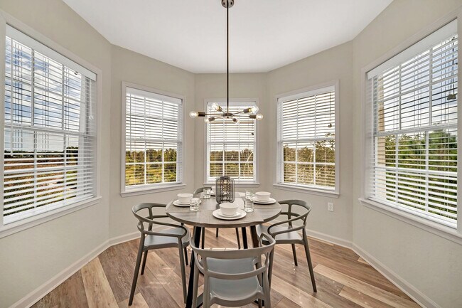 Foto del edificio - 14200 Avalon Rd