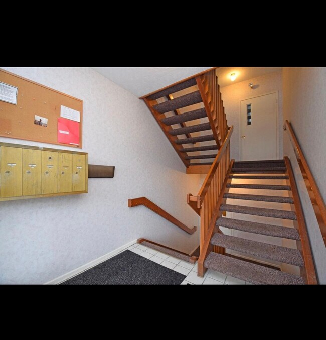 Escaleras de entrada - 7392 Ridgepoint Dr