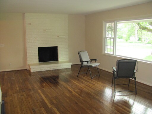 Building Photo - 56 Hadley Woodland St