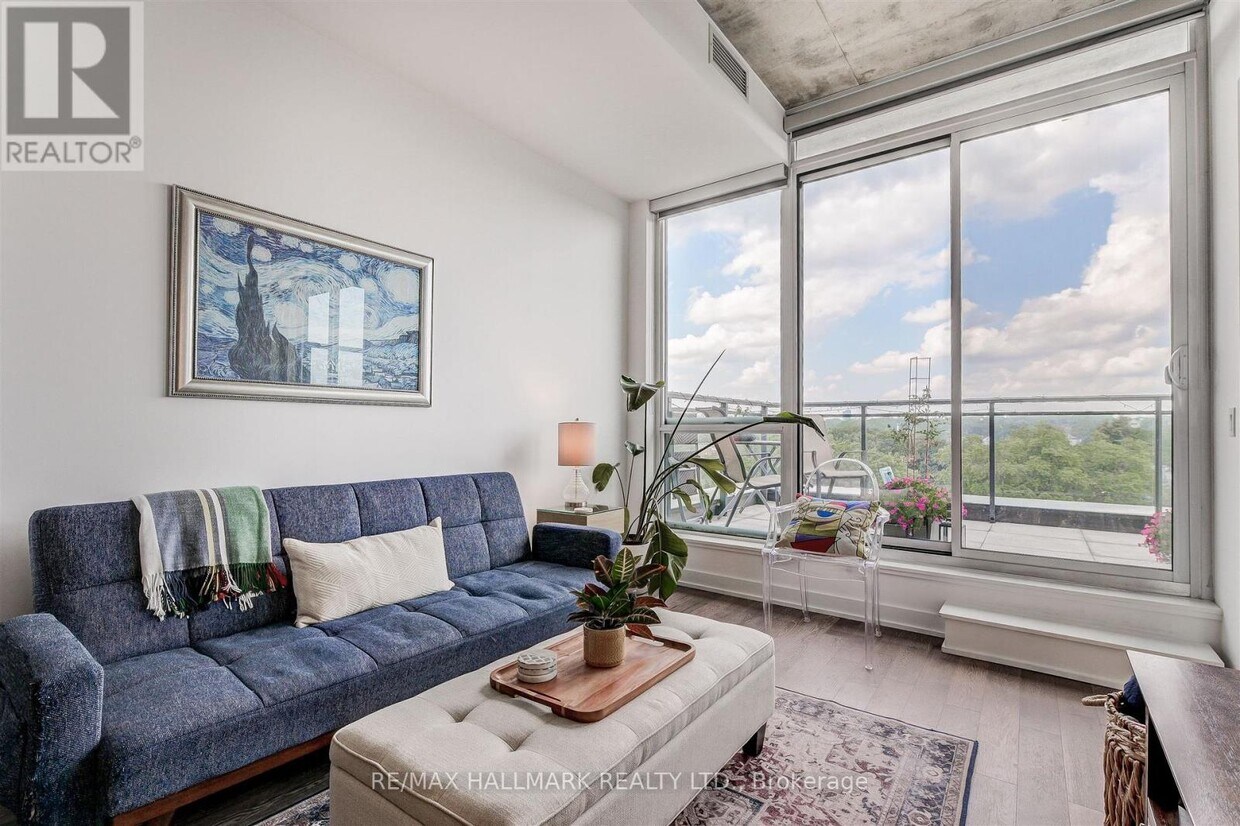 Photo principale - 1238 Dundas St E