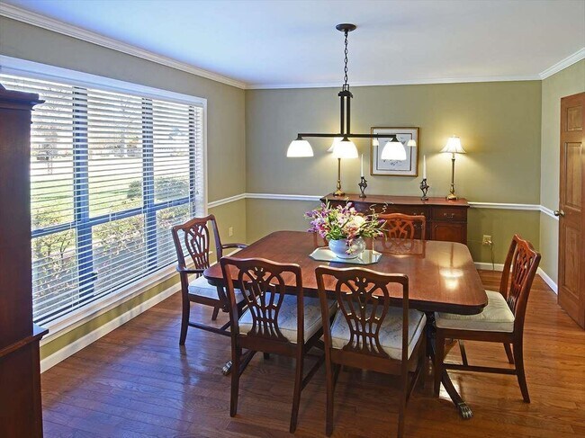 Building Photo - 7559 Cross Village Dr