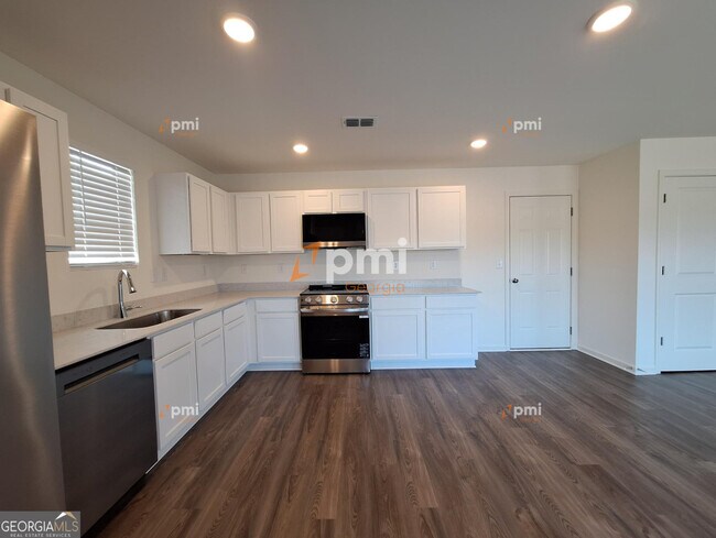 Foto del edificio - 176 Kinsale Dr