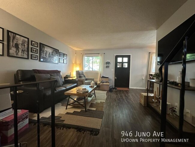 Building Photo - 946 Juno Ave